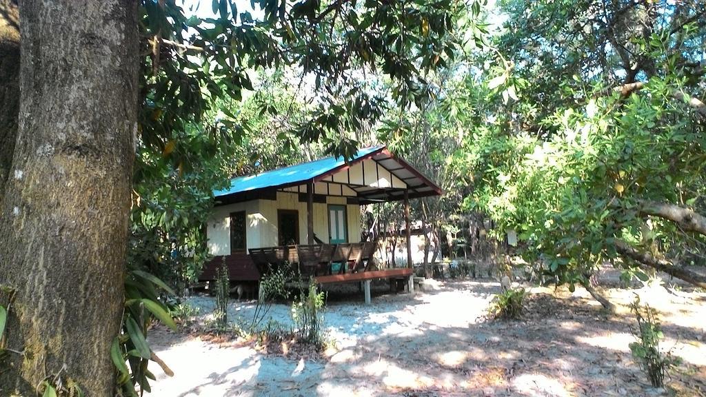 Hornbill Hut Koh Phayam Bagian luar foto