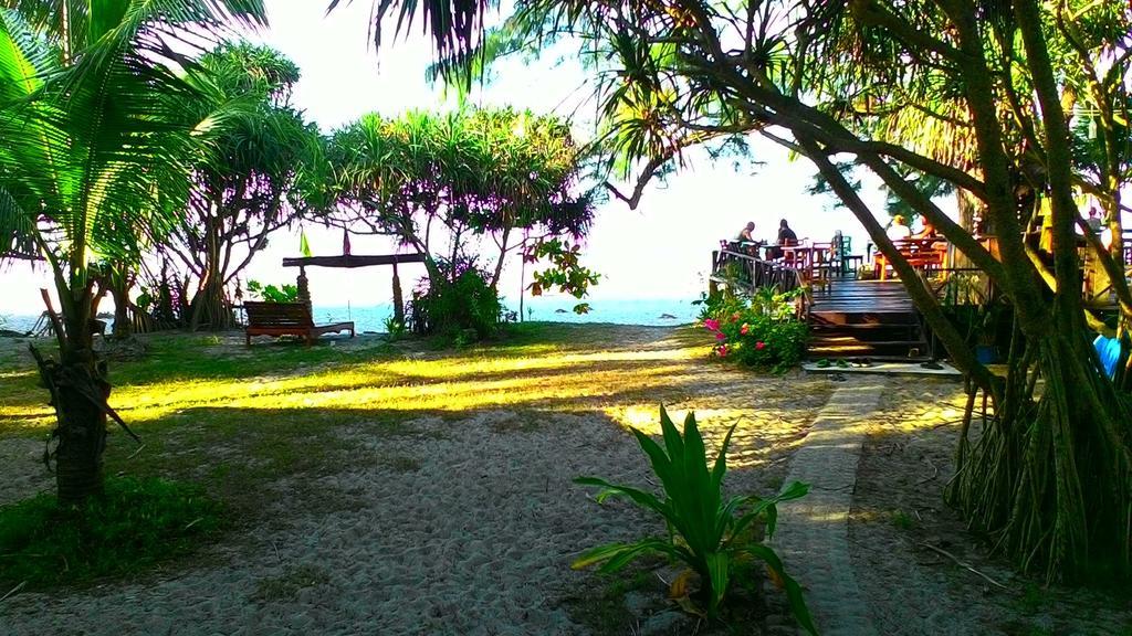 Hornbill Hut Koh Phayam Bagian luar foto